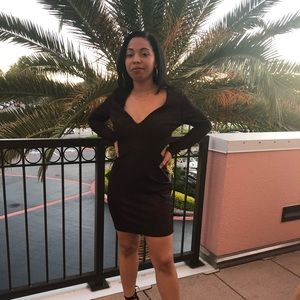 Windsor Fitted short dress, Size Small, Black and Red glitter